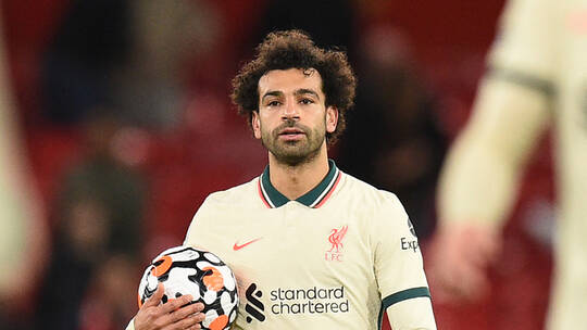 أسطورة الكاميرون: محمد صلاح لن يفوز بالكرة الذهبية لسببين